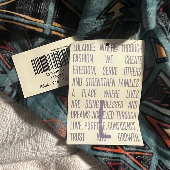 NWT Lularoe Large Geometric Patterned Teal Top - Picture 4 of 5